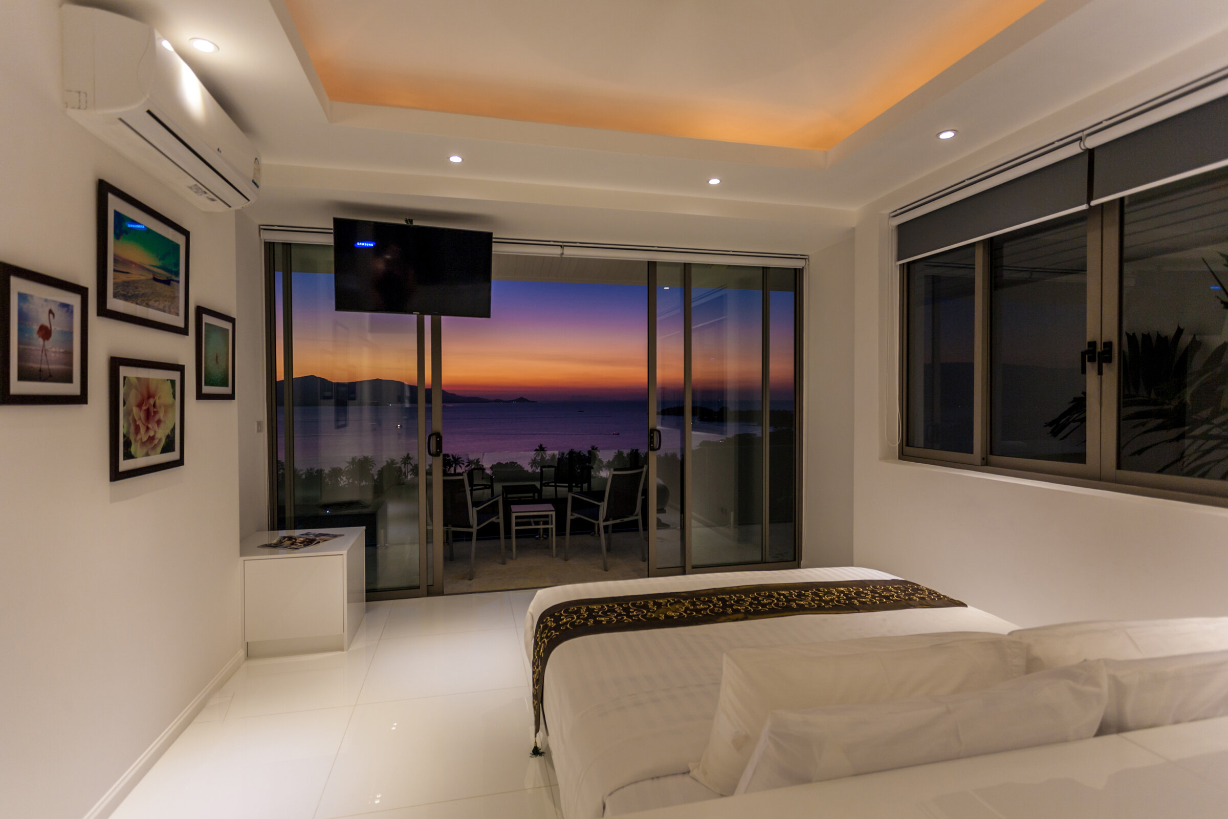 Villa Daizo bathroom with ocean view window
